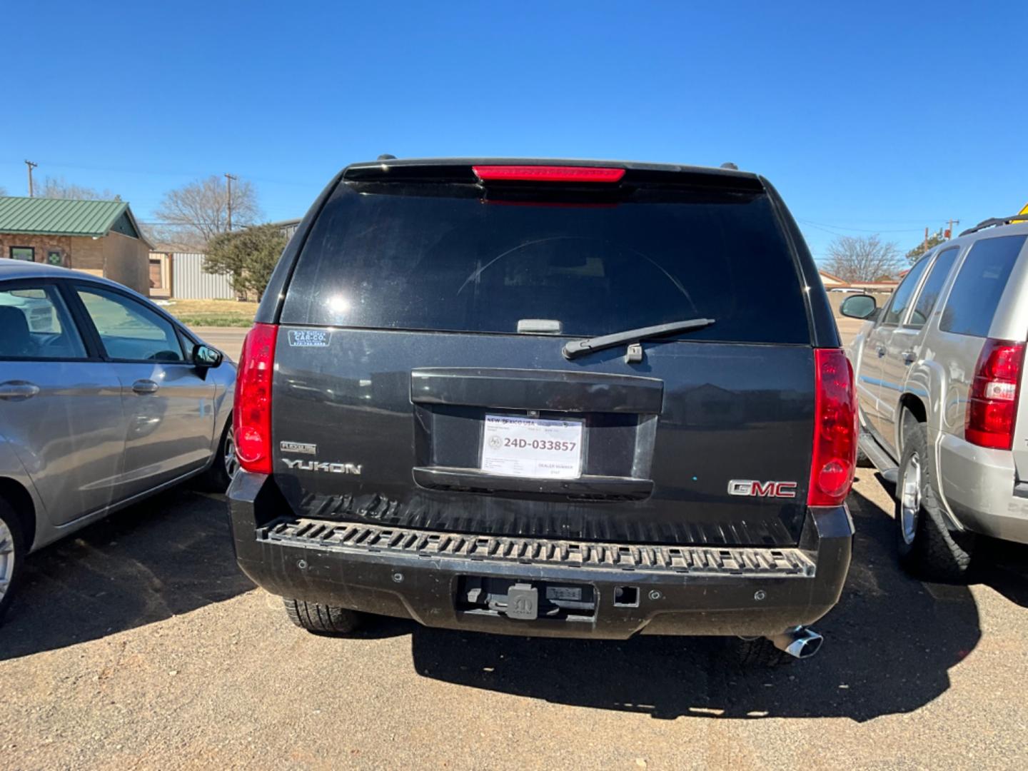 2011 GMC Yukon (1GKS1AE05BR) , located at 821 N. Prince Street, Clovis, NM, 88101, (575) 762-8852, 34.406643, -103.195999 - Photo#3